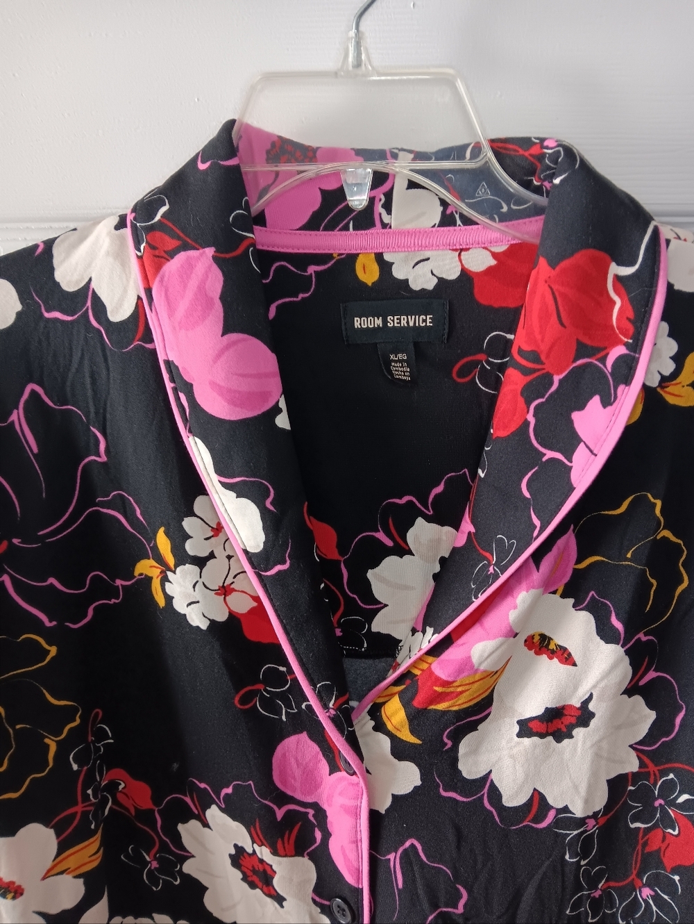 Room Service Women's Two Piece Floral Pajama Set NWT - Picture 5 of 9